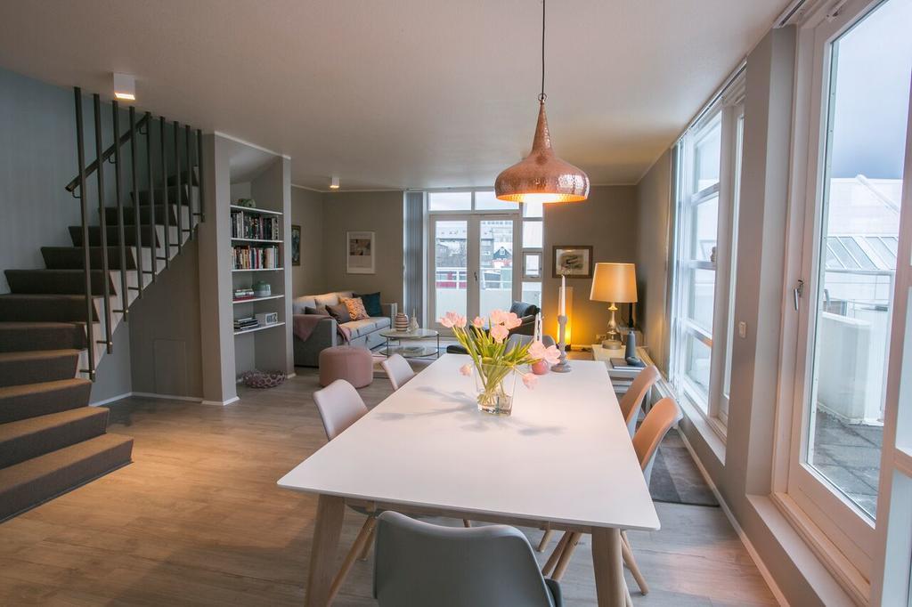 Penthouse Downtown With Free Parking Apartment Reykjavik Luaran gambar