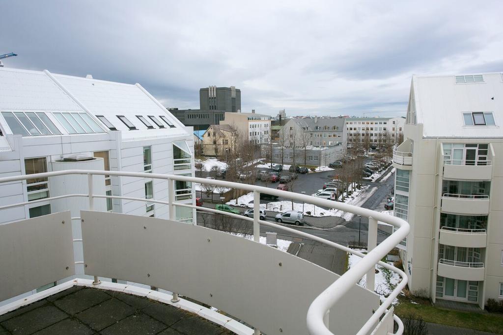 Penthouse Downtown With Free Parking Apartment Reykjavik Luaran gambar