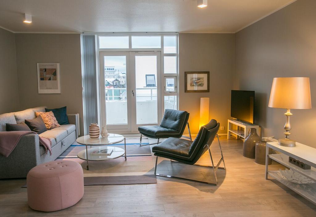 Penthouse Downtown With Free Parking Apartment Reykjavik Luaran gambar